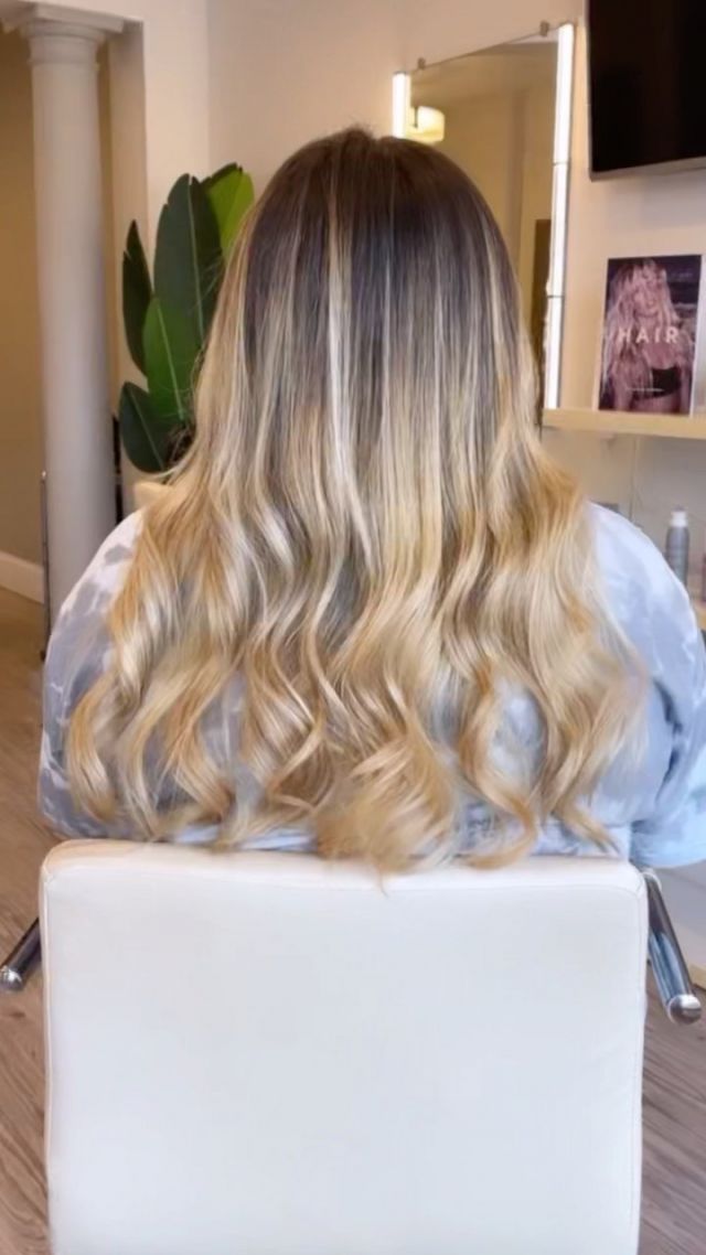 Blonde balayage with soft waves